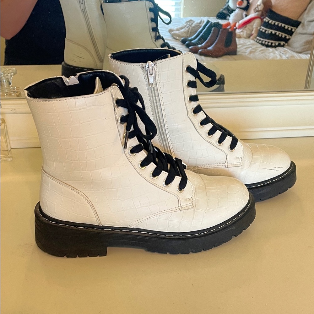 Women's White Lace-Up Ankle Boots